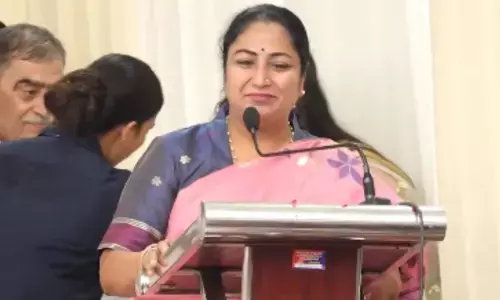 Uproar in Delhi CM program