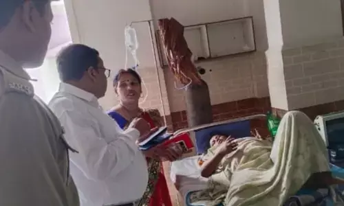 Lakhimpur Kheri Goldar hospital sealed newborn death