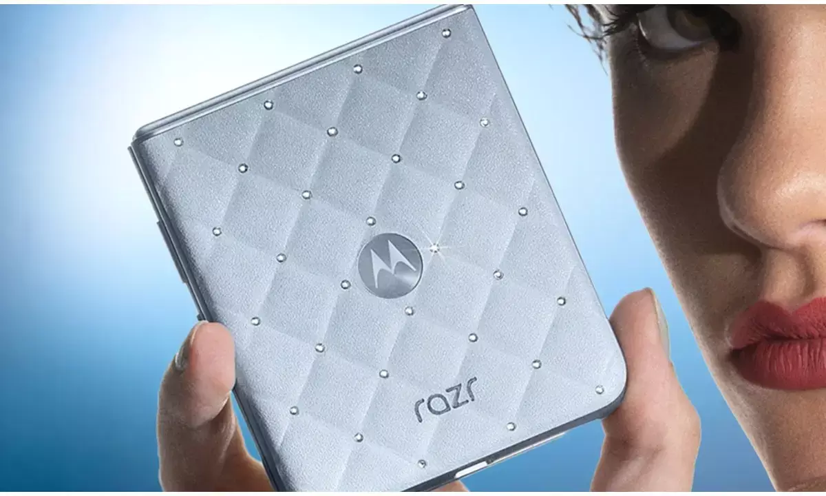 Motorola Razr 60 Buds Loop Brilliant Collection Launch in India on September 1 With Swarovski Crystals