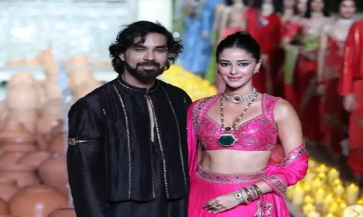 एक्ट्रेस अनन्या पांडे का पिंक लहंगा लुक