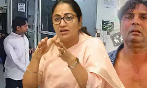 Delhi CM Attack Story