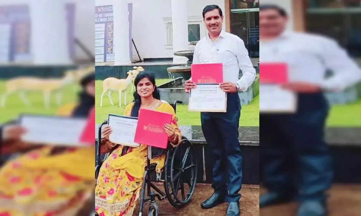 शिक्षिका हिम कल्याणी और व्याख्याता भुवन लाल साहू शिक्षिका हिम कल्याणी और व्याख्याता भुवन लाल साहू