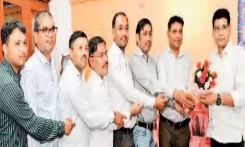 मंत्री से मिलकर माने पटवारी : हड़ताल खत्म,  कार्यालय के लिए 11 सौ  रूपए की  स्वीकृत