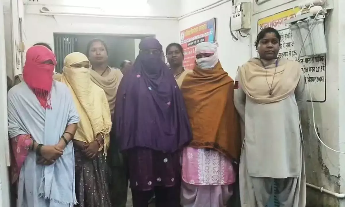 पुलिस की गिरफ्त में चारो महिलाएं