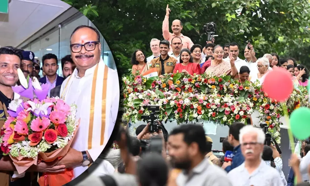 लखनऊ में ग्रुप कैप्टन शुभांशु शुक्ला का स्वागत।