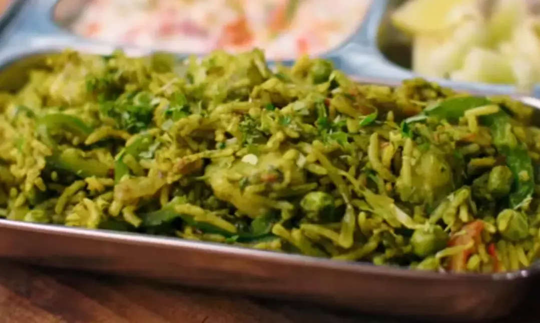 हरियाली तवा पुलाव बनाने की रेसिपी। हरियाली तवा पुलाव बनाने की रेसिपी।