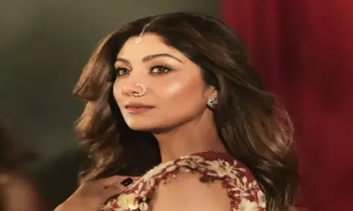 एक्ट्रेस शिल्पा शेट्टी का इंडो-वेस्टर्न लुक