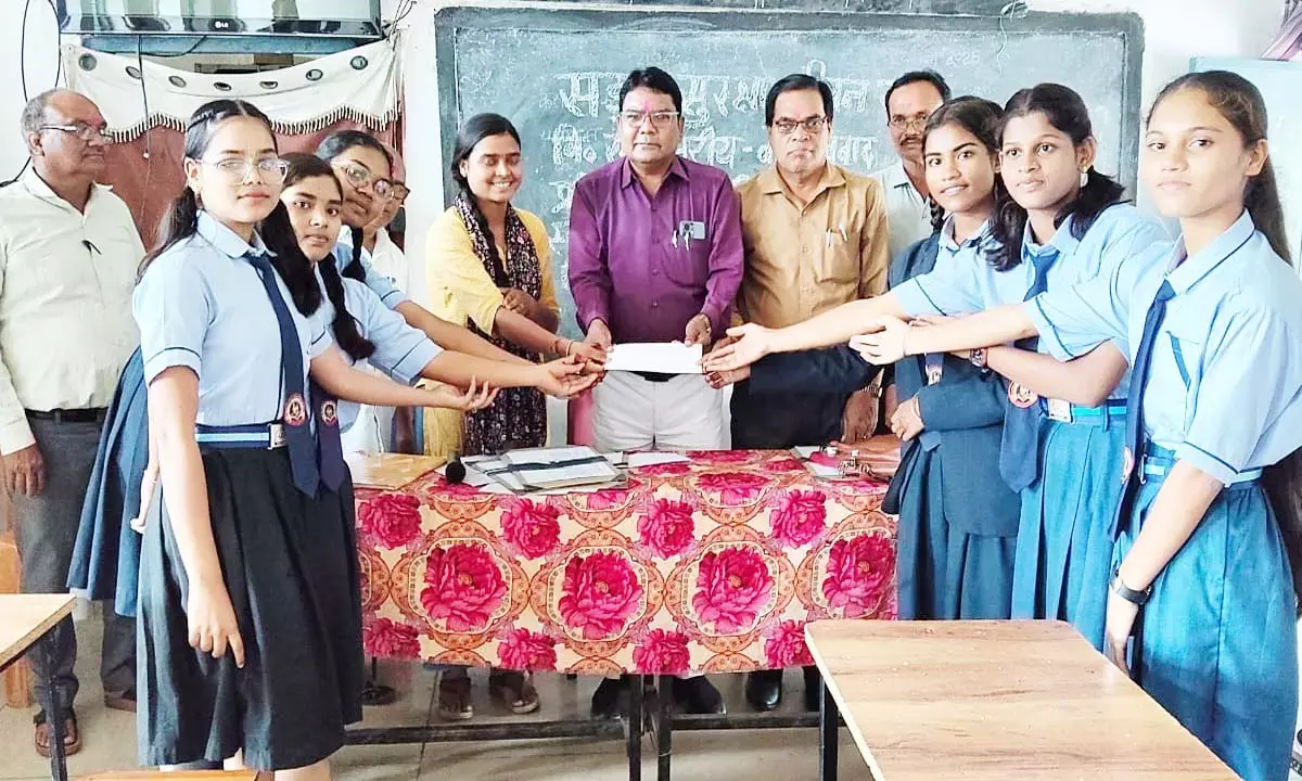 हायर सेकेंडरी स्कूल को मिला प्रथम पुरस्कार