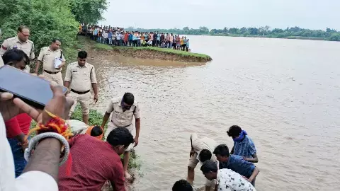 शव मिलने में गांव में फैली सनसनी