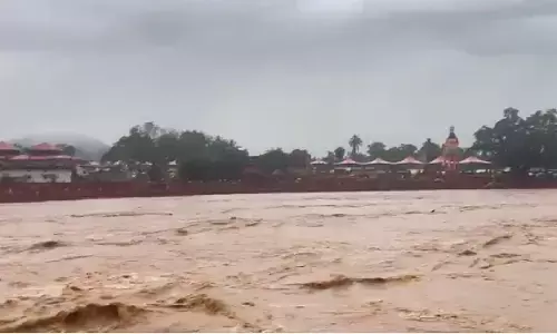 बस्तर संभाग में सुबह से हो रही मूसलाधार बारिश से जन-जीवन अस्त-व्यस्त हो गया है