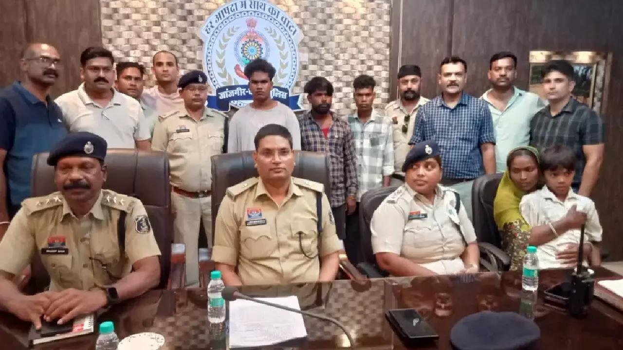 8 साल के बच्चे के अपहरण मामले में पुलिस ने तीन अपहरणकर्ताओं को गिरफ्तार किया है