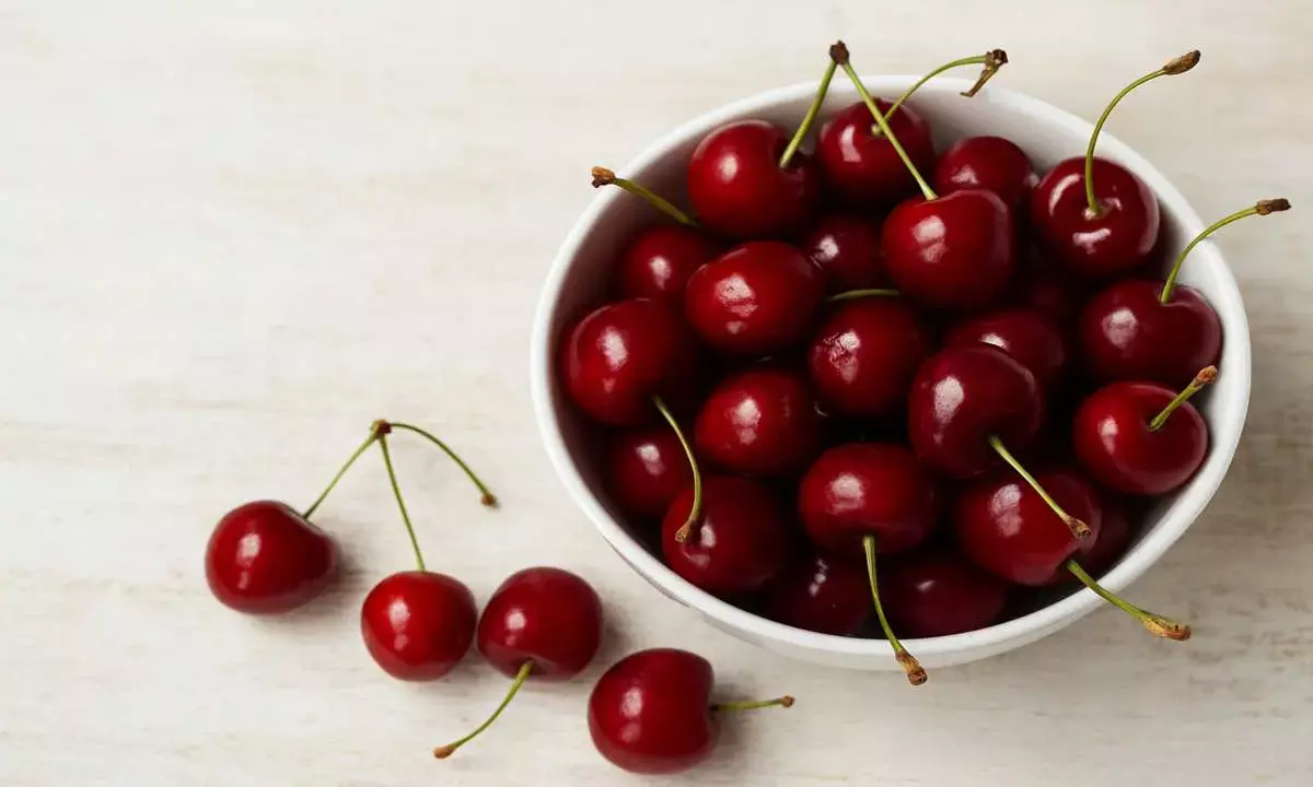 Health benefits of cherries in hindi