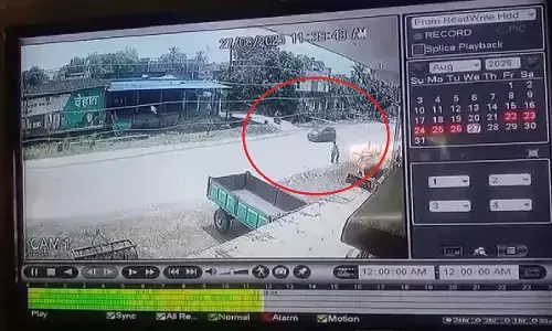 धमतरी जिले में पैदल चल रहे युवक को कार ने जोरदार टक्कर मार दी