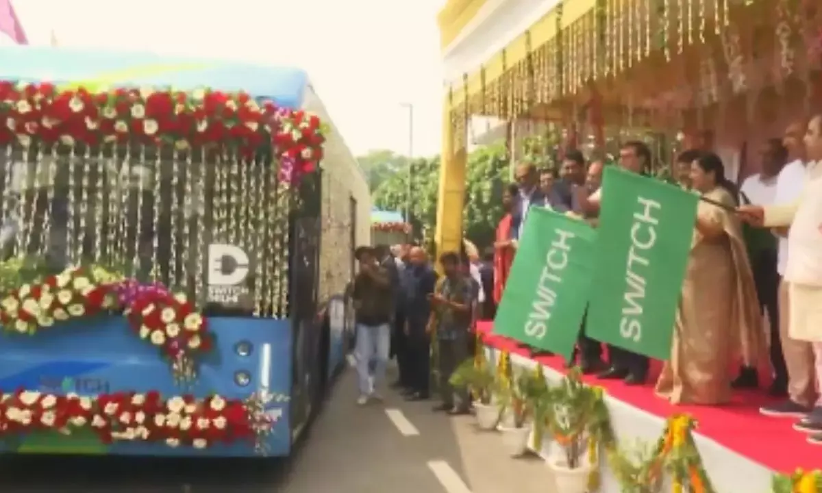 Delhi CM Rekha Gupta flagged off 100 new buses