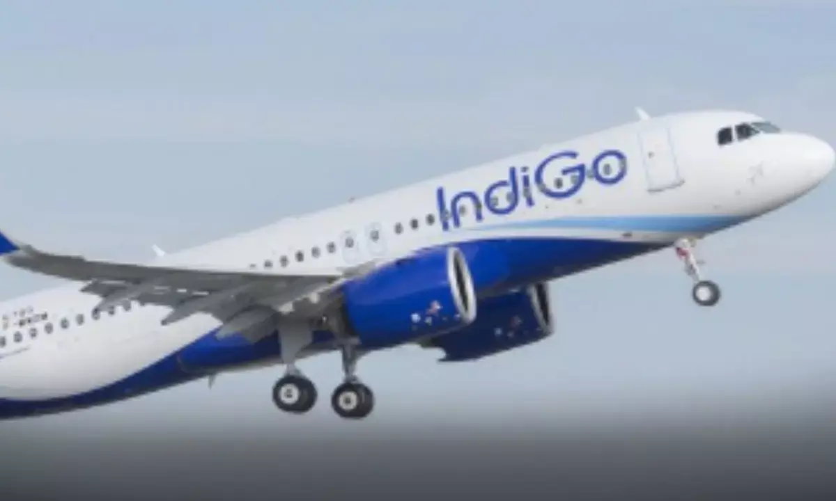 इंडिगो : सूरत से उड़ान भरते ही लड़खड़ाया विमान, अहमदाबाद में आपात लैडिंग इंडिगो : सूरत से उड़ान भरते ही लड़खड़ाया विमान, अहमदाबाद में आपात लैडिंग