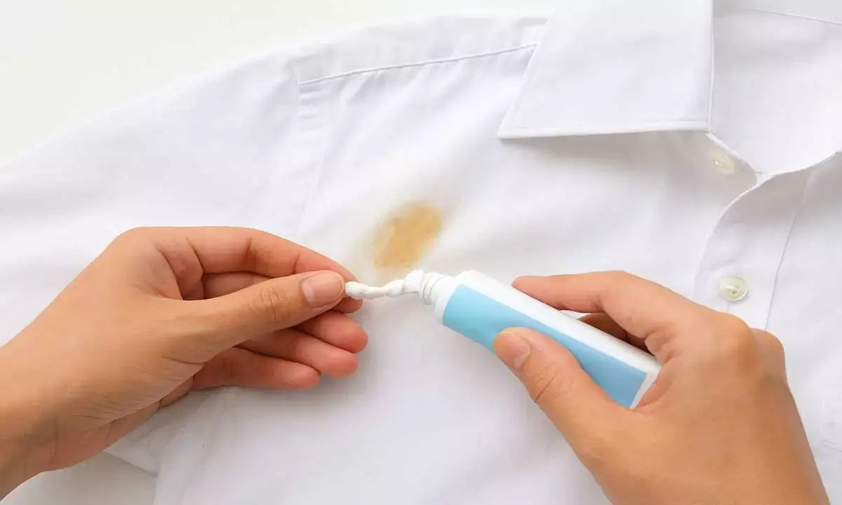 how to clean white shirt