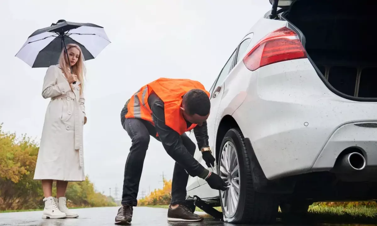 बारिश के बाद चेक करें गाड़ी के ये पार्ट्स, इन उपायों से हमेशा नई जैसी दिखेगी कार