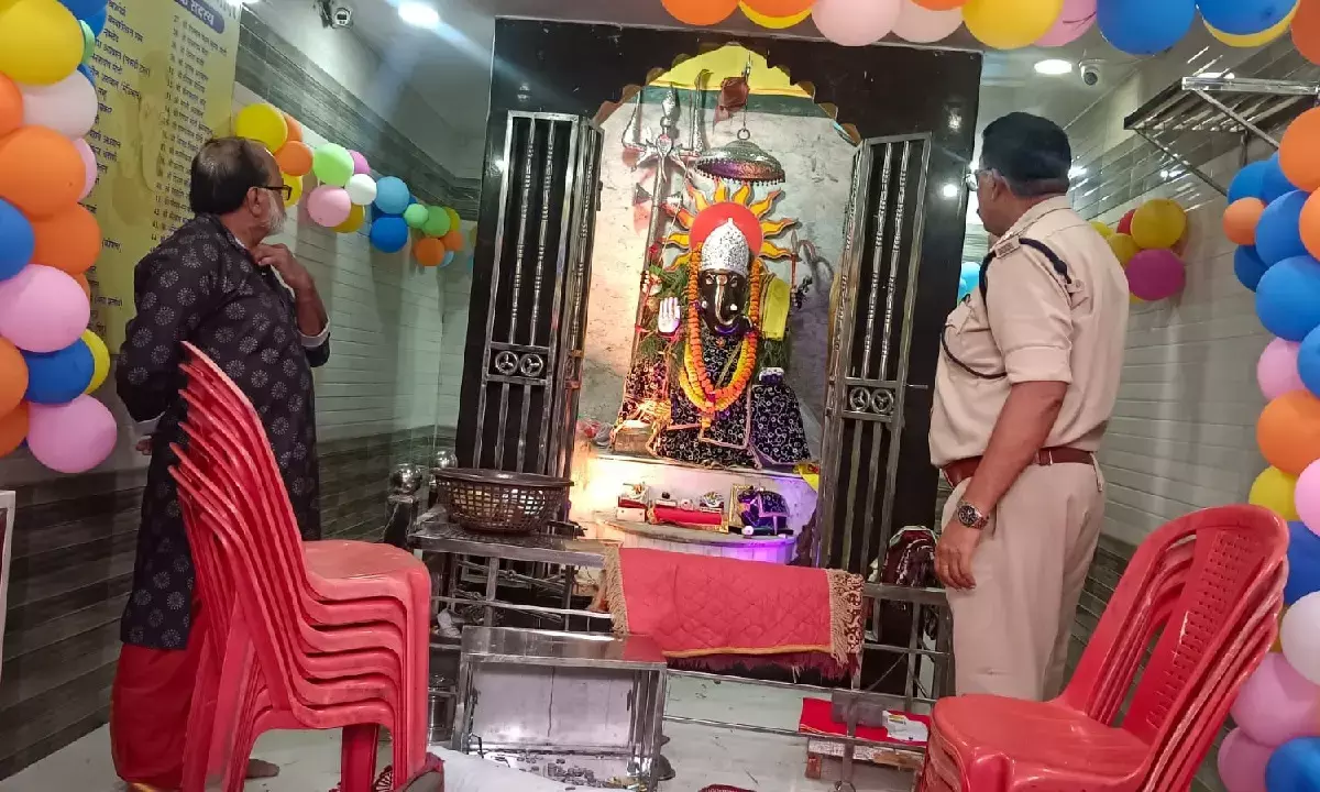 जांजगीर- चांपा जिले में सिद्धि विनायक मंदिर चाम्पा में दान पेटी चोरी करने वाले तीन नाबालिग आरोपियों को पुलिस ने गिरफ्तार किया है