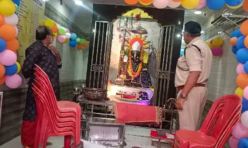 जांजगीर- चांपा जिले में सिद्धि विनायक मंदिर चाम्पा में दान पेटी चोरी करने वाले तीन नाबालिग आरोपियों को पुलिस ने गिरफ्तार किया है