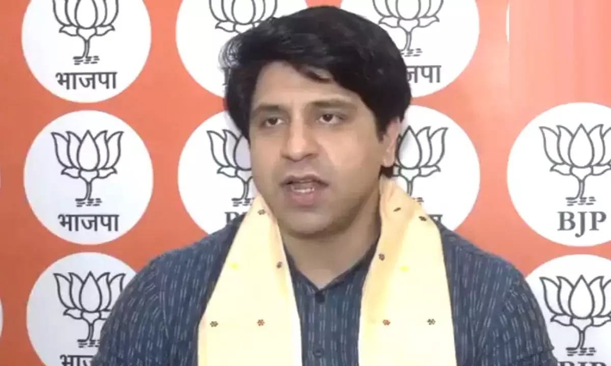 Shehzad Poonawala targets Mahua Moitra