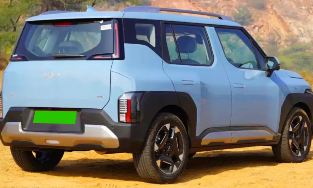 भारत में चार्जिंग स्टेशन पर नजर आई ये SUV, कंपनी मिडिल क्लास के लिए ला रही ये इलेक्ट्रिक कार