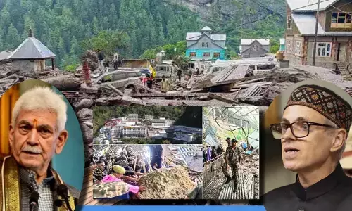 जम्मू-कश्मीर तबाही: श्रद्धालुओं की मौत पर सियासी टकराव; सरकार ने उपराज्यपाल पर उठाए सवाल जम्मू-कश्मीर तबाही: श्रद्धालुओं की मौत पर सियासी टकराव; सरकार ने उपराज्यपाल पर उठाए सवाल