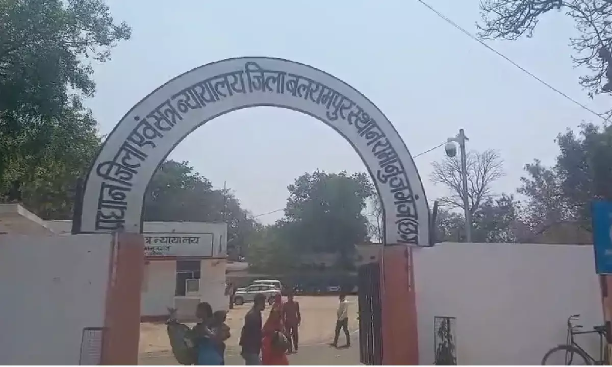 फास्ट ट्रैक कोर्ट ने नाबालिग के साथ गैंगरेप के आरोपियों को आजीवन कारावास और 20- 20 हजार रूपये के अर्थदंड की सजा सुनाई है