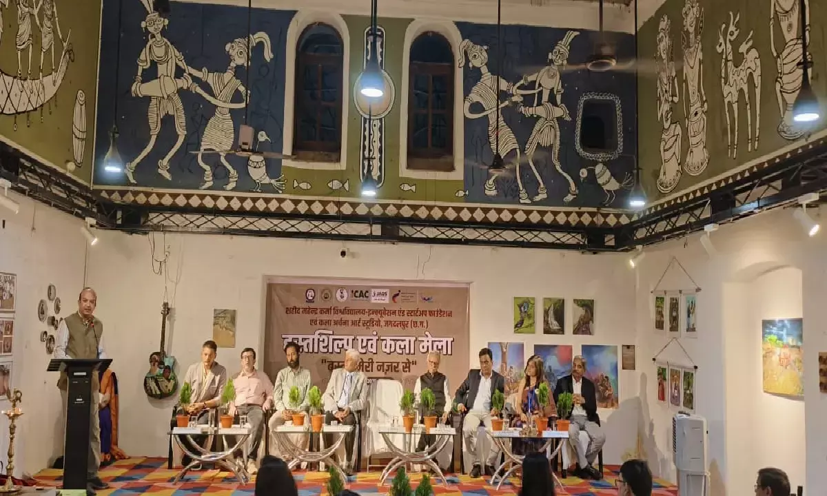 शहीद महेंद्र कर्मा विश्वविद्यालय के इन्क्यूबेशन एंड स्टार्टअप फाउंडेशन एवं कला अर्चनाआर्ट स्टूडियो का आयोजन किया गया