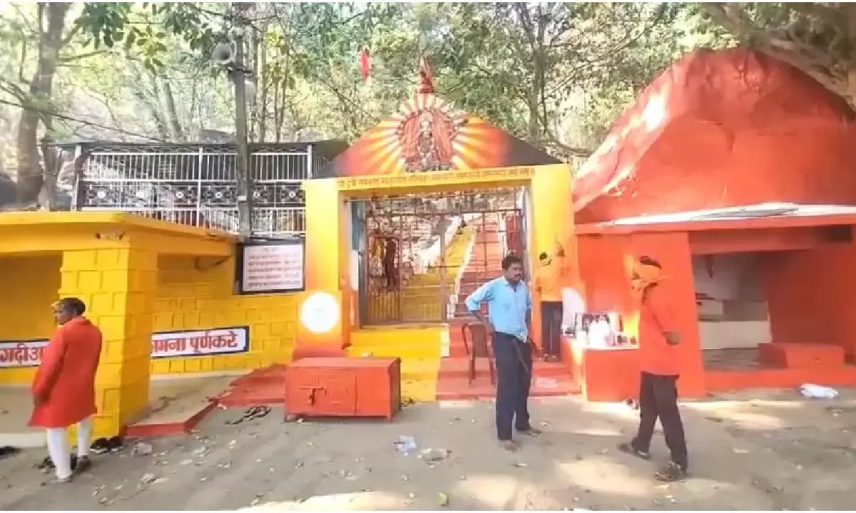 सूरजपुर के कुदरगढ़ धाम में 13 करोड़ 20 लाख रुपये की लागत से रोपवे का निर्माण किया जाएगा।