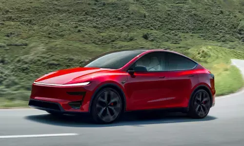 सिर्फ 3 सेकंड में 0 से 100 Kmh की रफ्तार पकड़ लेगी ये कार, कई खूबियों से लैस