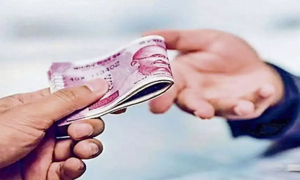 एसीबी का एक्शन : आबकारी एसआई को रिश्वत लेते रंगे हाथ दबोचा