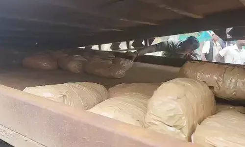 फिल्मी स्टाइल में गांजा तस्करी