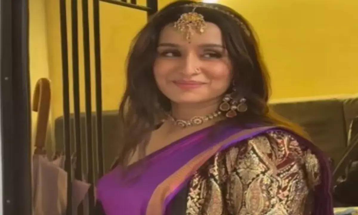 एक्ट्रेस श्रद्धा कपूर का खूबसूरत साड़ी लुक