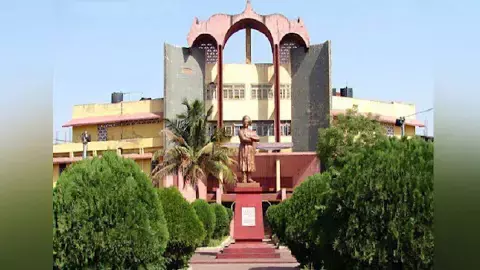 संस्कृत में बात करना सिखाएगा रविवि :  विद्यार्थी अंग्रेजी नहीं अब देववाणी में करेंगे अभिवादन