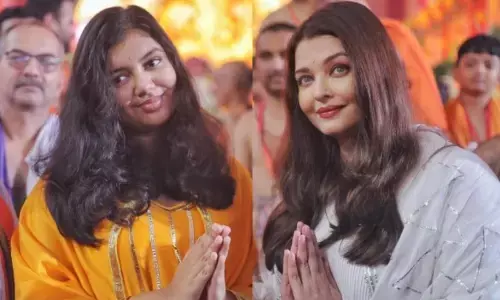 ऐश्वर्या राय की हूबहू कॉपी लगीं आराध्या बच्चन, मां-बेटी ने किए गणपति बप्पा के दर्शन