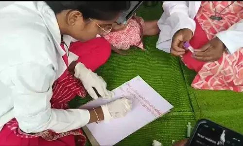 NHM कर्मचारियों ने अपने खून से 100 पत्र लिखकर PM, CM, स्वास्थ्य मंत्री और राज्यपाल को भेजा है।