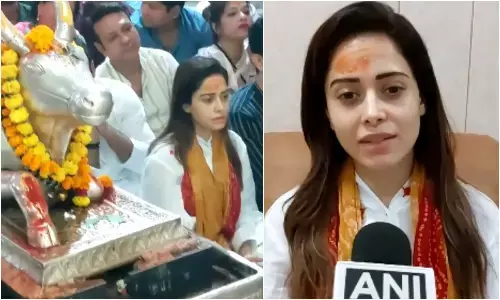 अभिनेत्री नुसरत भरुचा ने किए महाकालेश्वर मंदिर के दर्शन