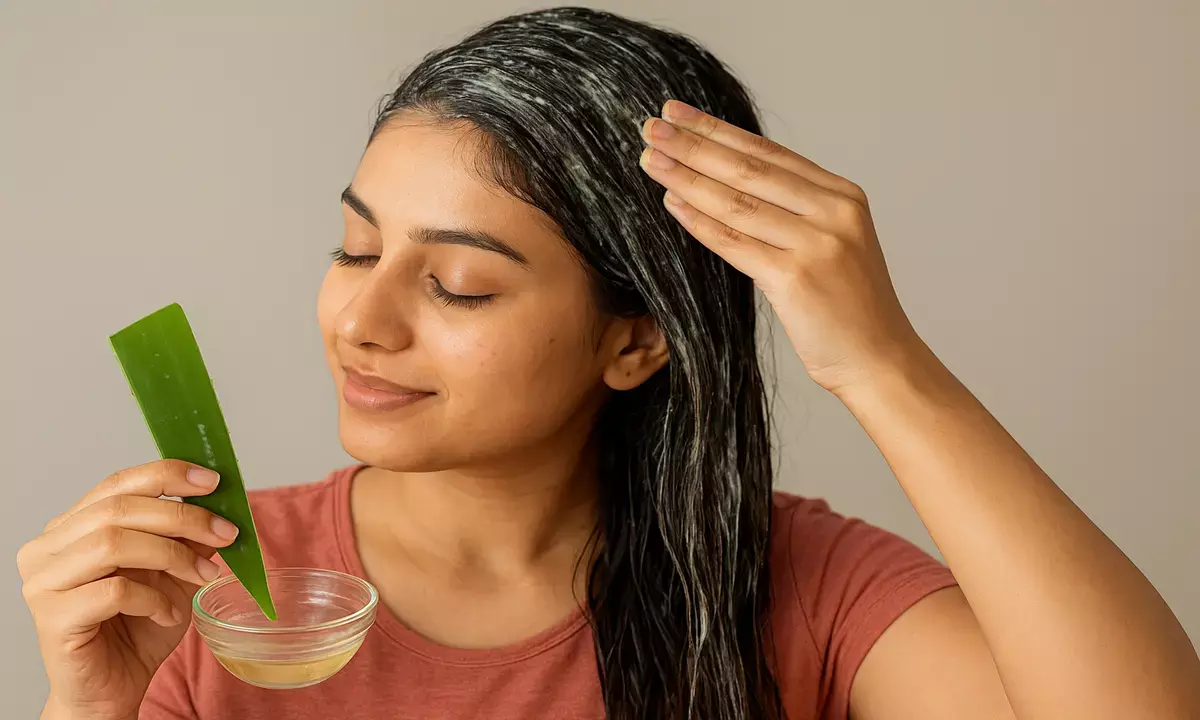 बारिश के मौसम में हेयर मास्क लगाएं