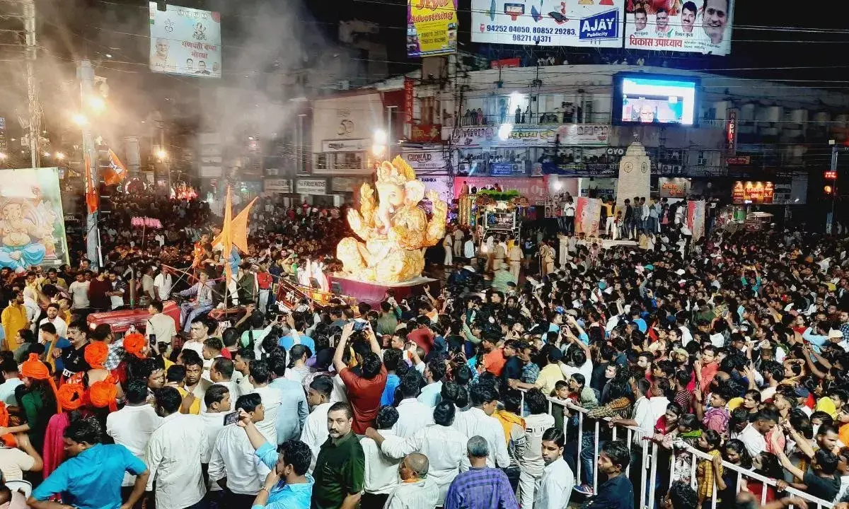 गणेश चतुर्थी पर्व पर मूर्तियों के विसर्जन को लेकर रायपुर नगर निगम आयुक्त ने महत्वपूर्ण निर्देश दिए हैं।