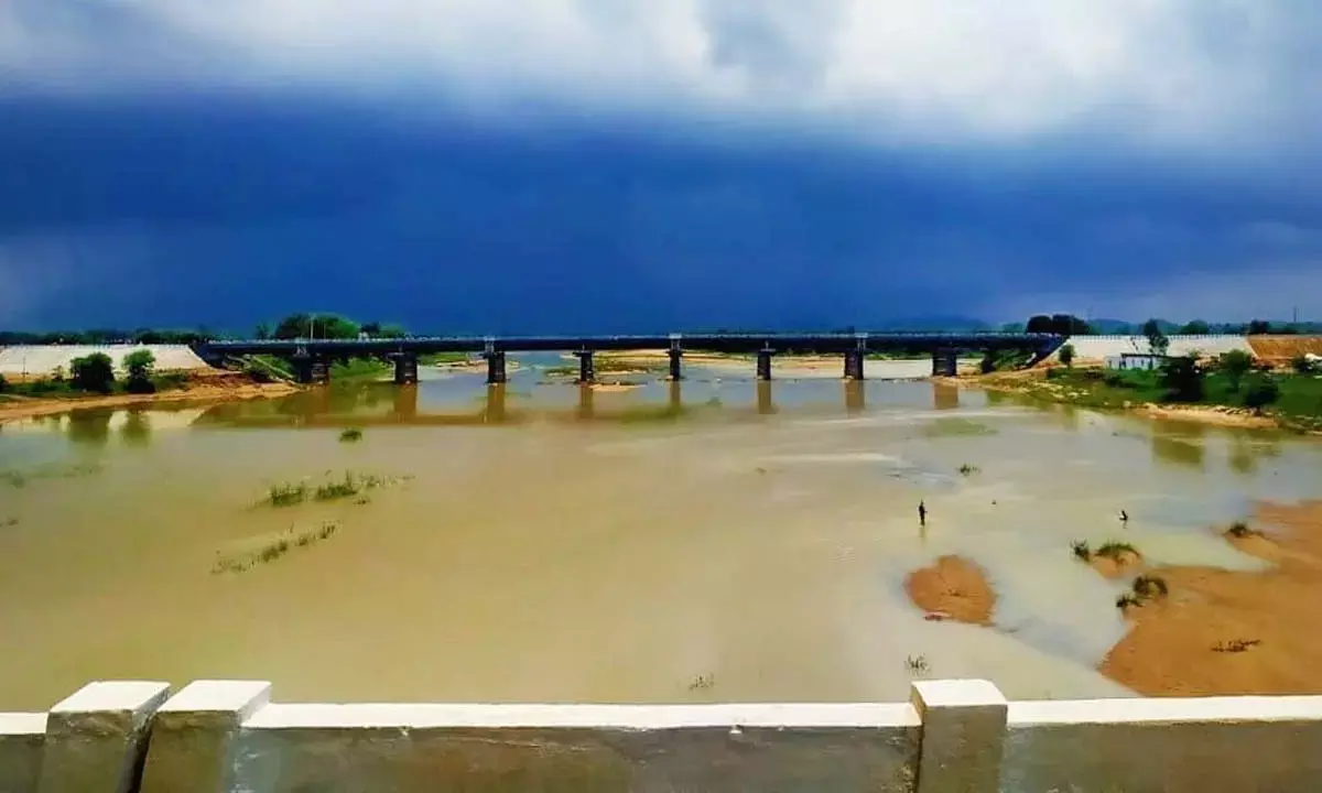 जोक नदी के किनारे मिला शव