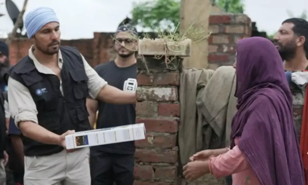 पंजाब बाढ़ पीड़ितों की मदद के लिए आगे आए रणदीप हुड्डा।