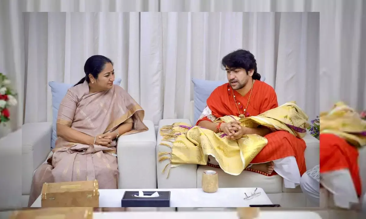 CM Rekha Gupta and Dhirendra Shastri meeting