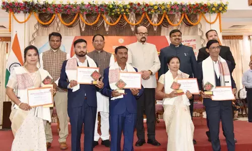 राज्यपाल रमेन डेका