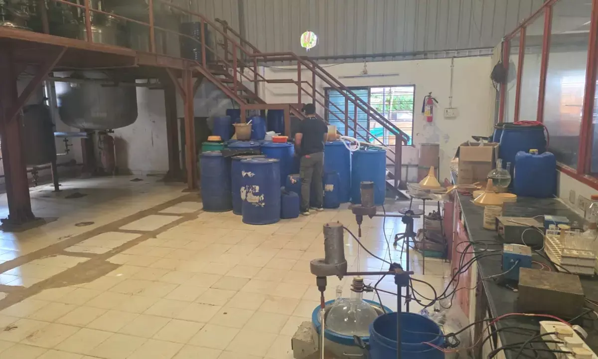 Mira Road police Mumbai seized Telangana drug factory worth Rs 12000 crore