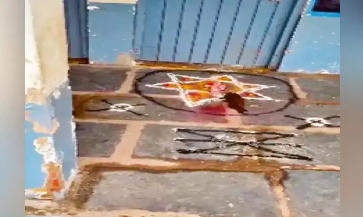 बोरसी स्कूल में तंत्र-मंत्र कर कोयल की बलि : पालकों ने बच्चों को स्कूल भेजने से किया इंकार