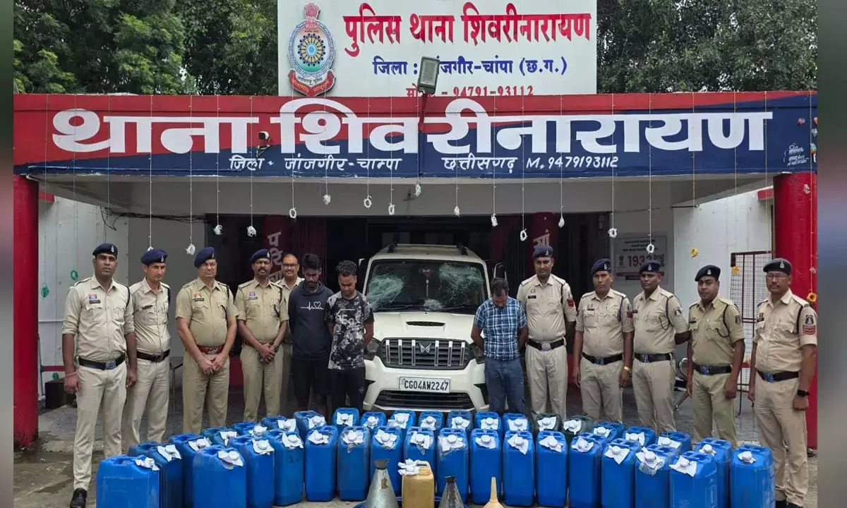 शिवरीनारायण पुलिस ने दिखाया फिल्मी अंदाज : डीजल चोर गिरोह को सड़क पर ट्रैक्टर अड़ाकर पकड़ा, 1280 लीटर डीज़ल जब्त