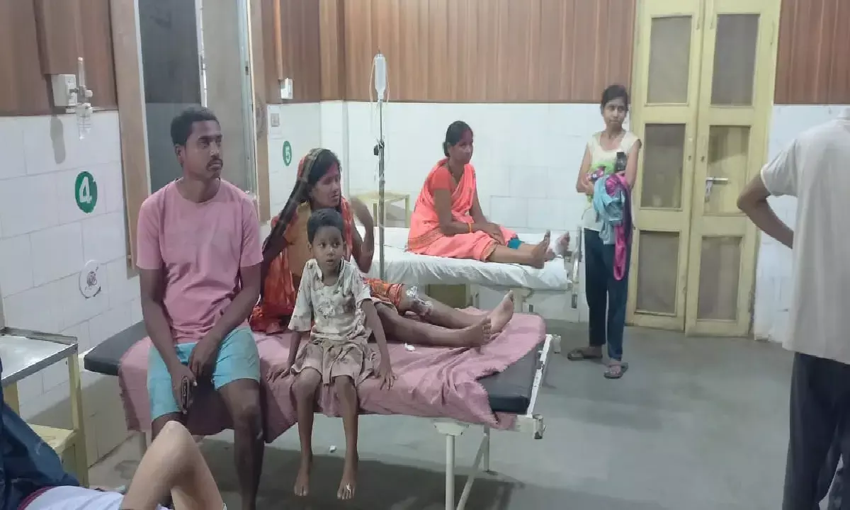 गणेश विसर्जन के दौरान गांव में पसरा मातम : एसयूवी वाहन ने भीड़ को रौंदा, 6 साल के बच्चे की मौत और आठ घायल गणेश विसर्जन के दौरान गांव में पसरा मातम : एसयूवी वाहन ने भीड़ को रौंदा, 6 साल के बच्चे की मौत और आठ घायल