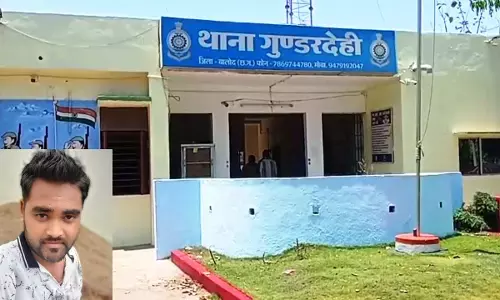 जर्जर दीवार गिरने युवक की मौत