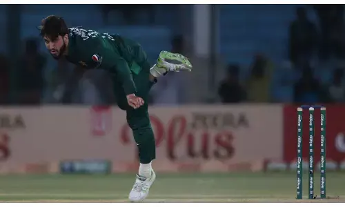 Pakistan fast bowler usman shinwari retires from international cricket