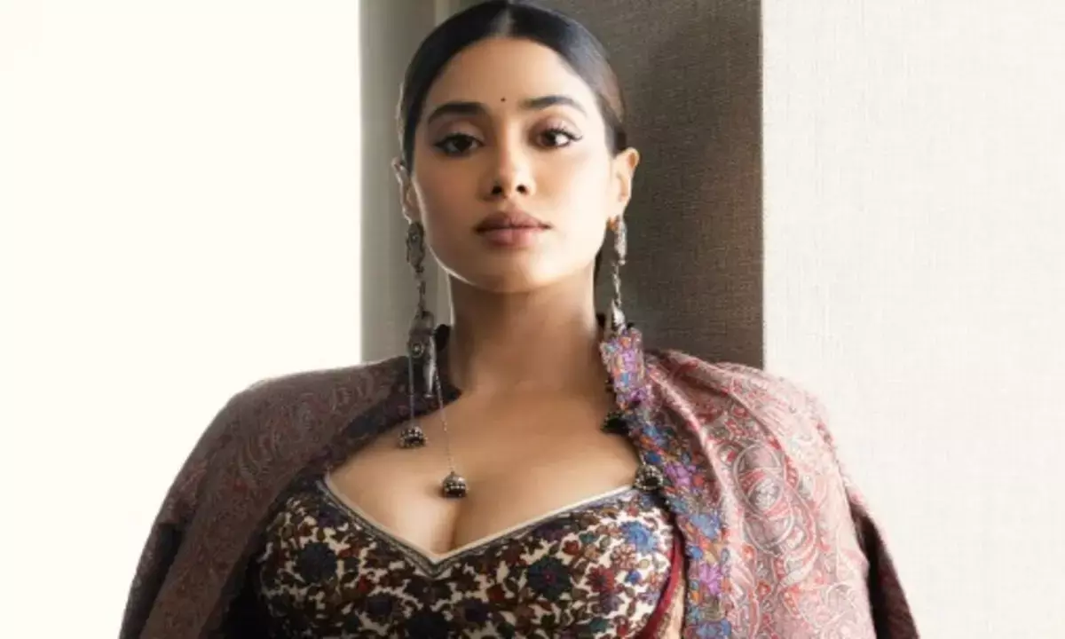 एक्ट्रेस जान्हवी कपूर का साड़ी लुक